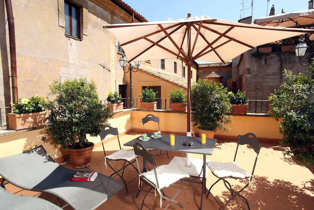 Vivaldi Luxury Rooms Roma 3*,