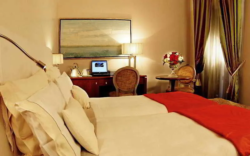 Vivaldi Luxury Rooms Roma 3*,